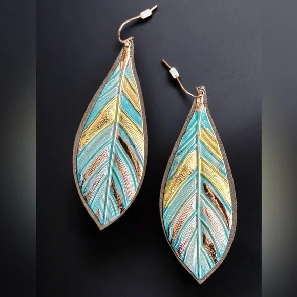 π₯2/$24 or 3/$30π₯ Boho Style Jade, Brown, and Gold Dangling Leaf Earrings. NWT - Picture 1 of 5